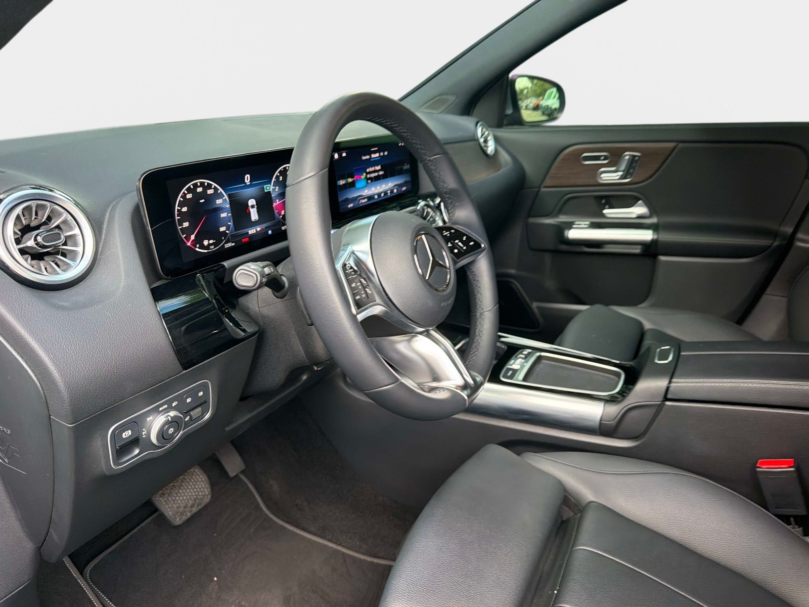 Used 2025 Mercedes-Benz GLA 250 image 18
