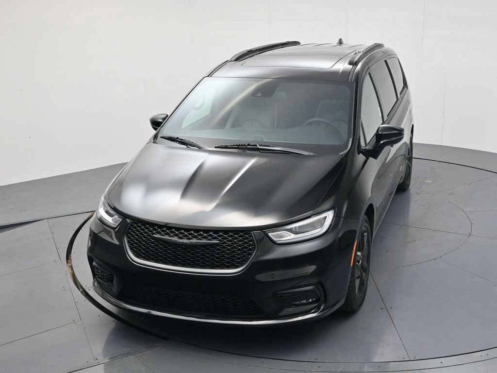 Used 2025 Chrysler Pacifica Limited FWD image 33