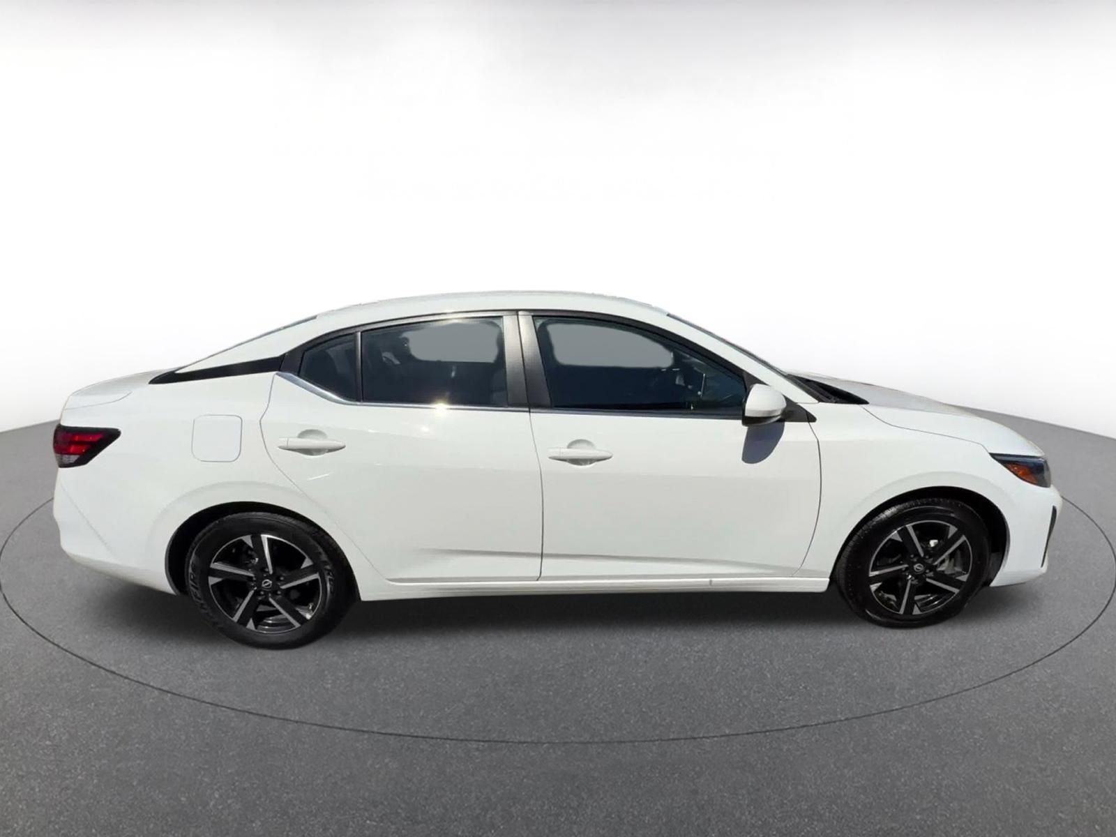 Used 2025 Nissan Sentra SV FWD image 15