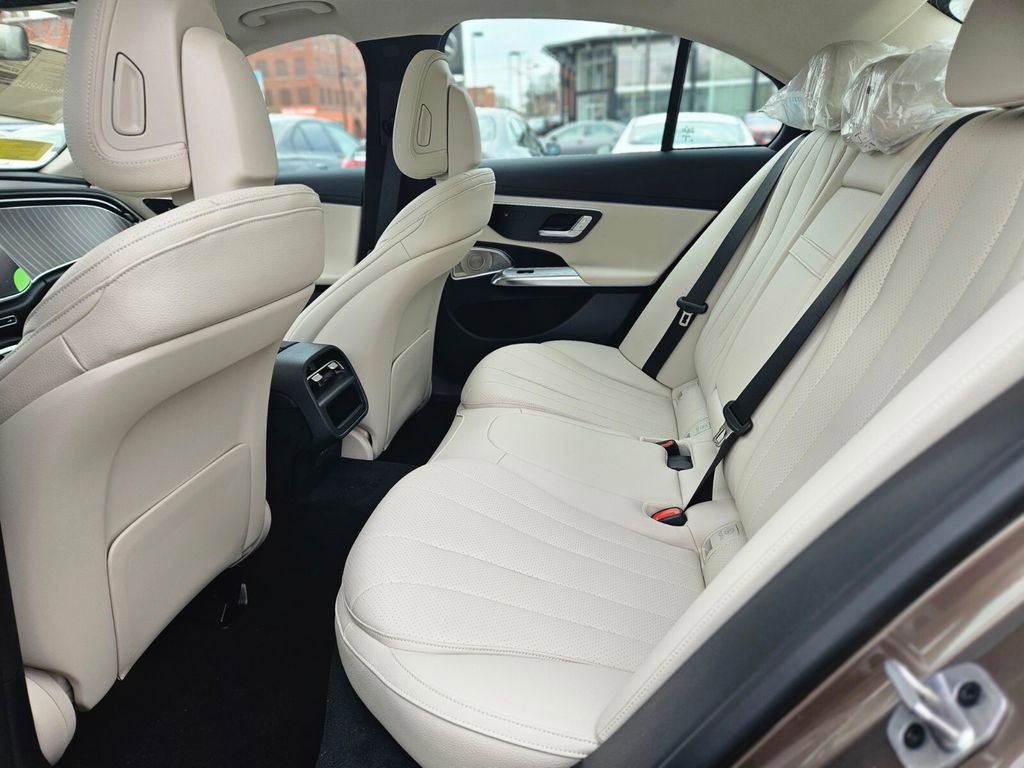 New 2026 Mercedes-Benz E 350 4MATIC Sedan image 14