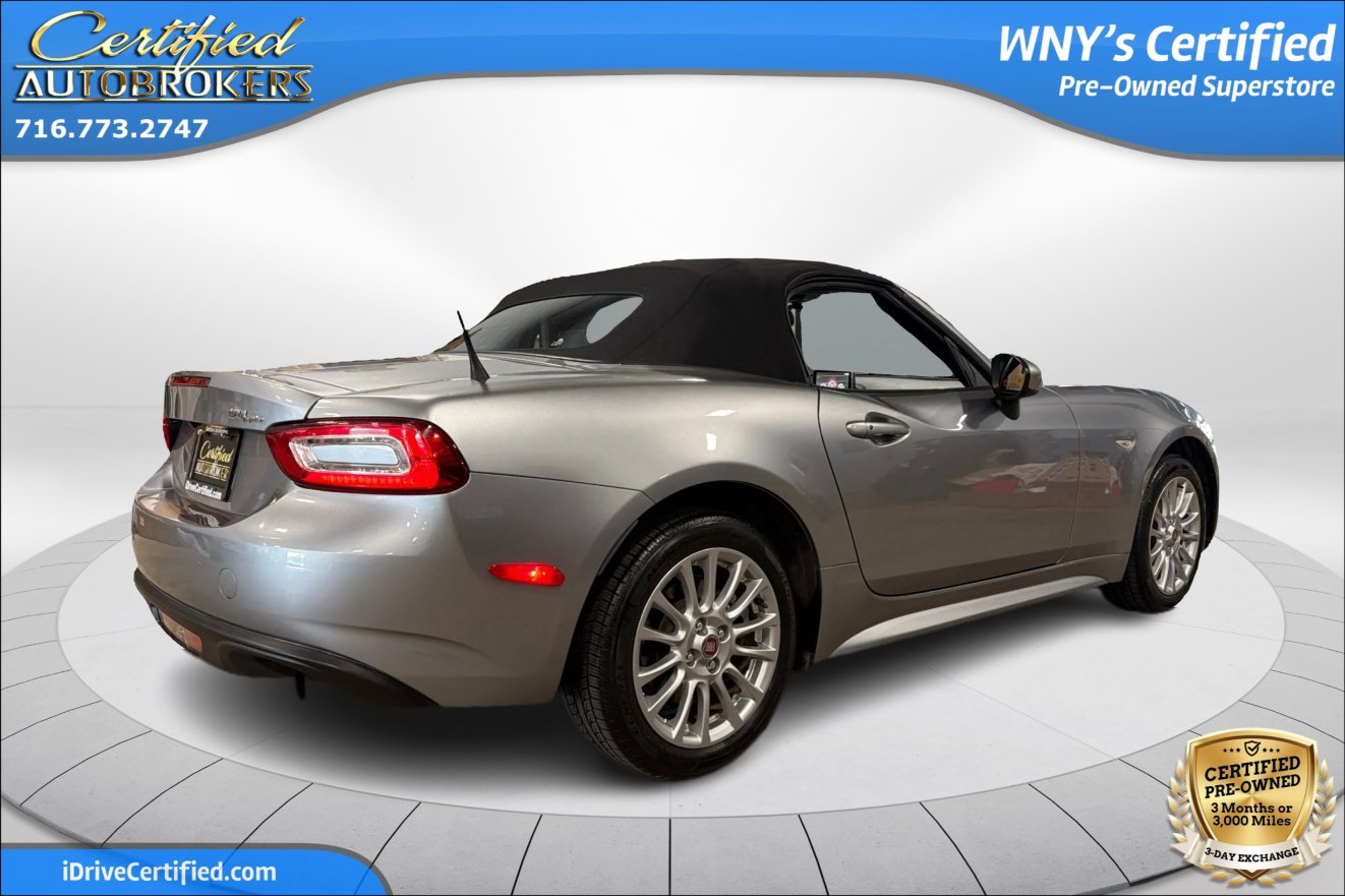 Used 2017 FIAT 124 Spider Classica RWD image 6