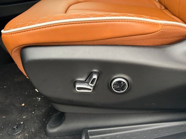 New 2026 Chrysler Pacifica Pinnacle AWD/4WD image 17