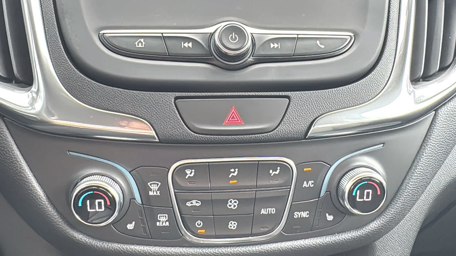 Certified 2020 Chevrolet Equinox LT AWD/4WD image 17