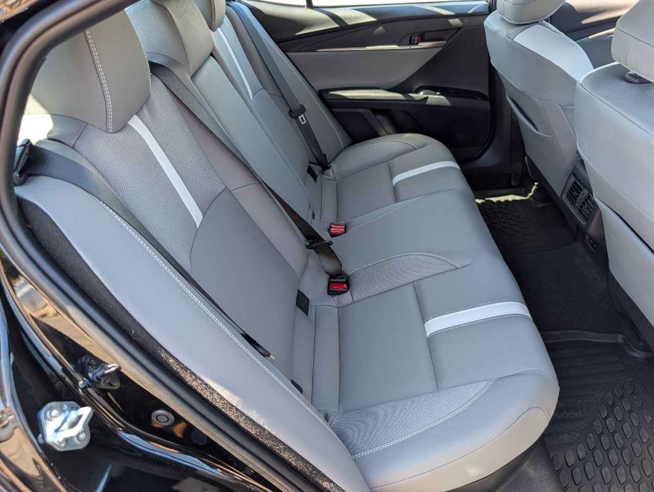 Used 2026 Toyota Camry SE w/ Convenience Package image 5