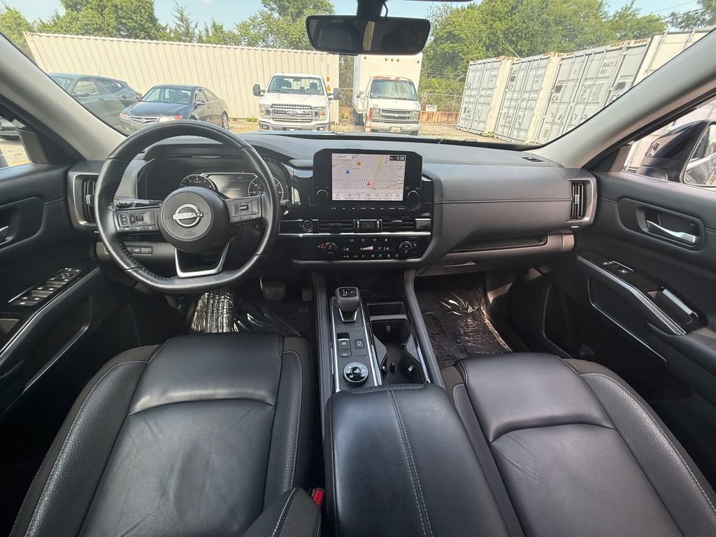 Used 2023 Nissan Pathfinder SL AWD/4WD image 20