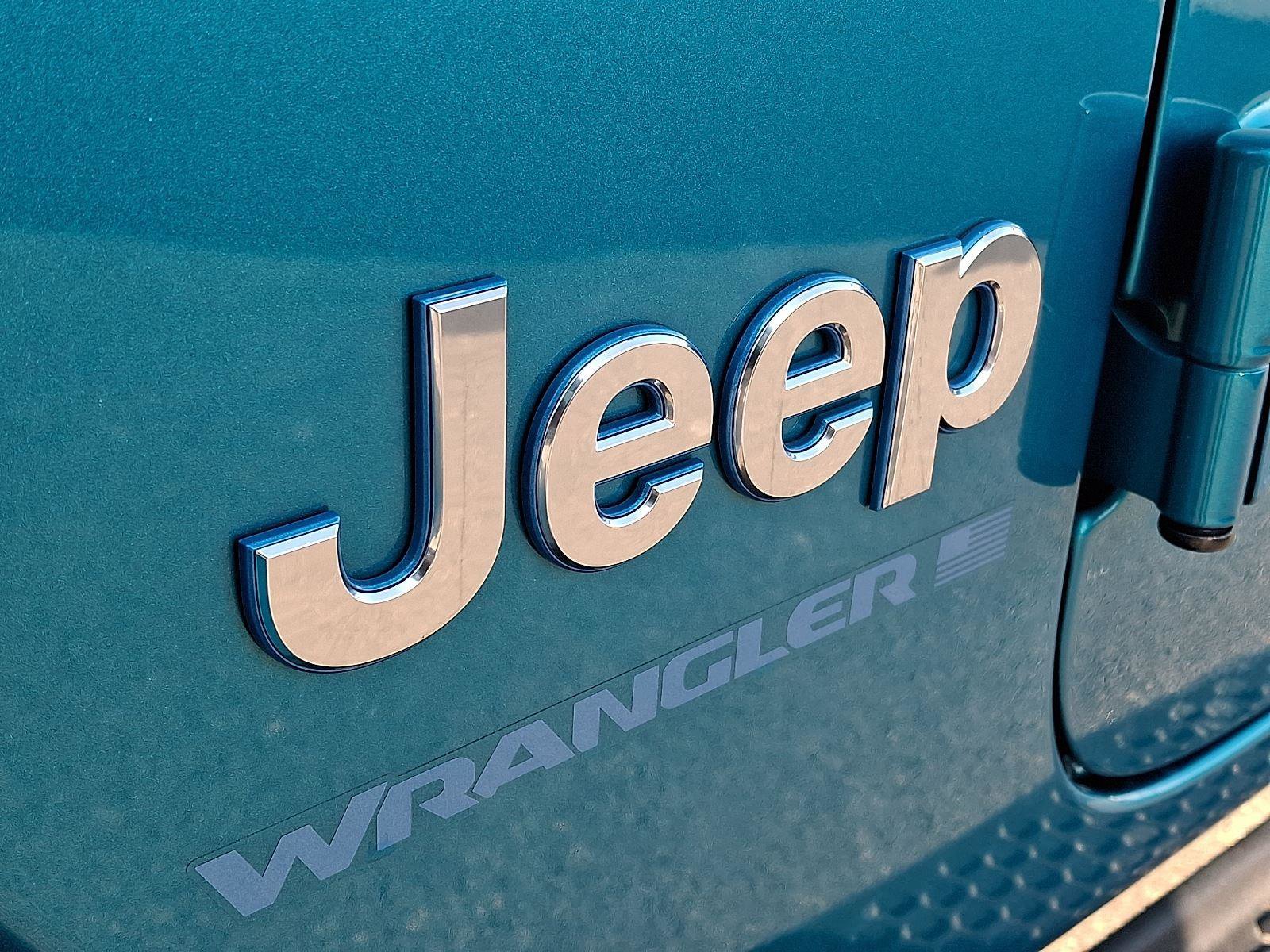 Used 2024 Jeep Wrangler Unlimited Sahara w/ Technology Group image 30