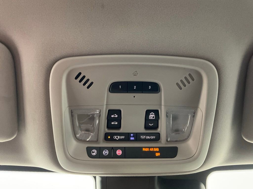 Used 2018 Chevrolet Malibu Premier w/ Premier Sun and Wheel Package FWD image 21