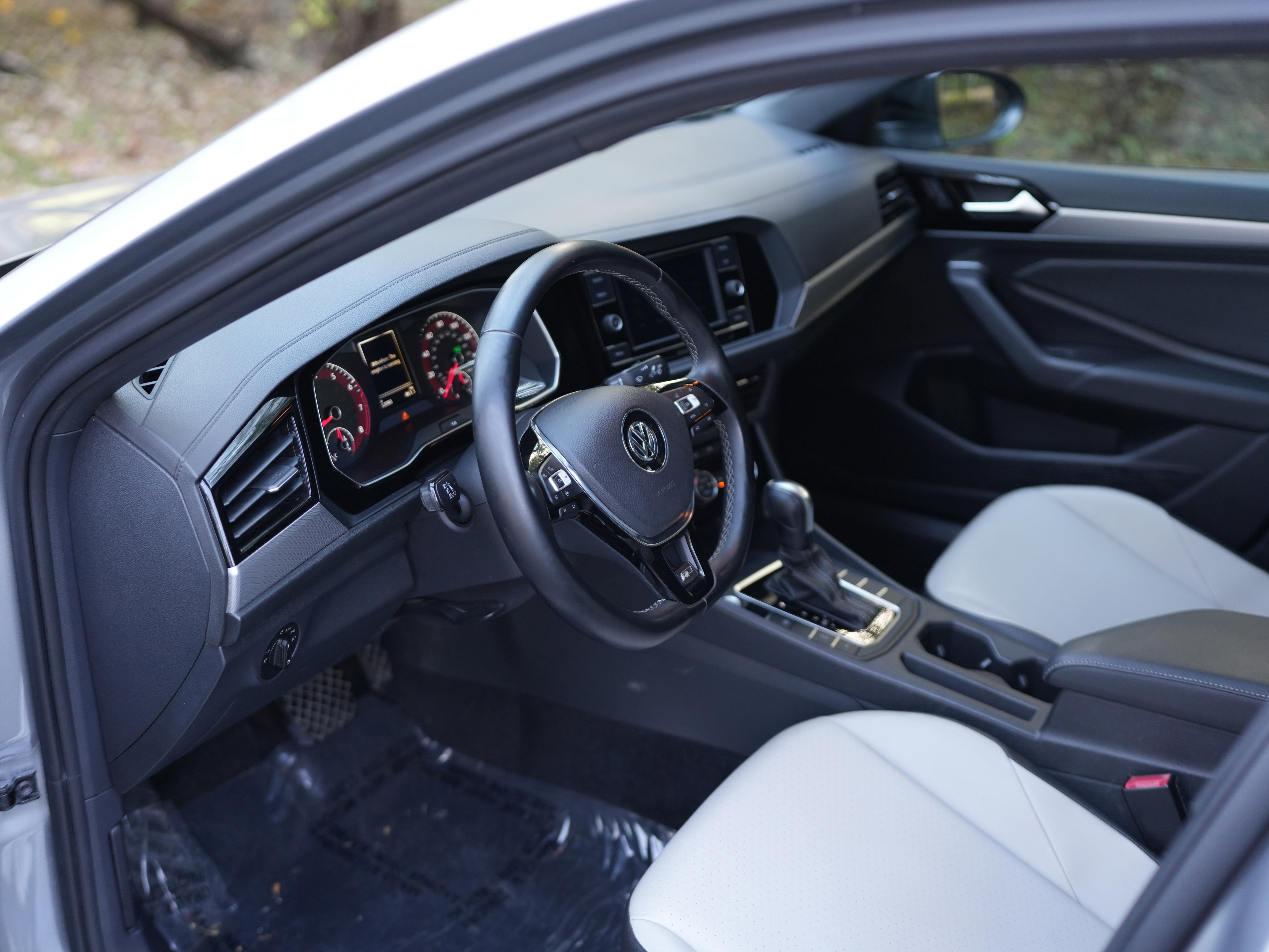 Used 2020 Volkswagen Jetta R-Line image 13