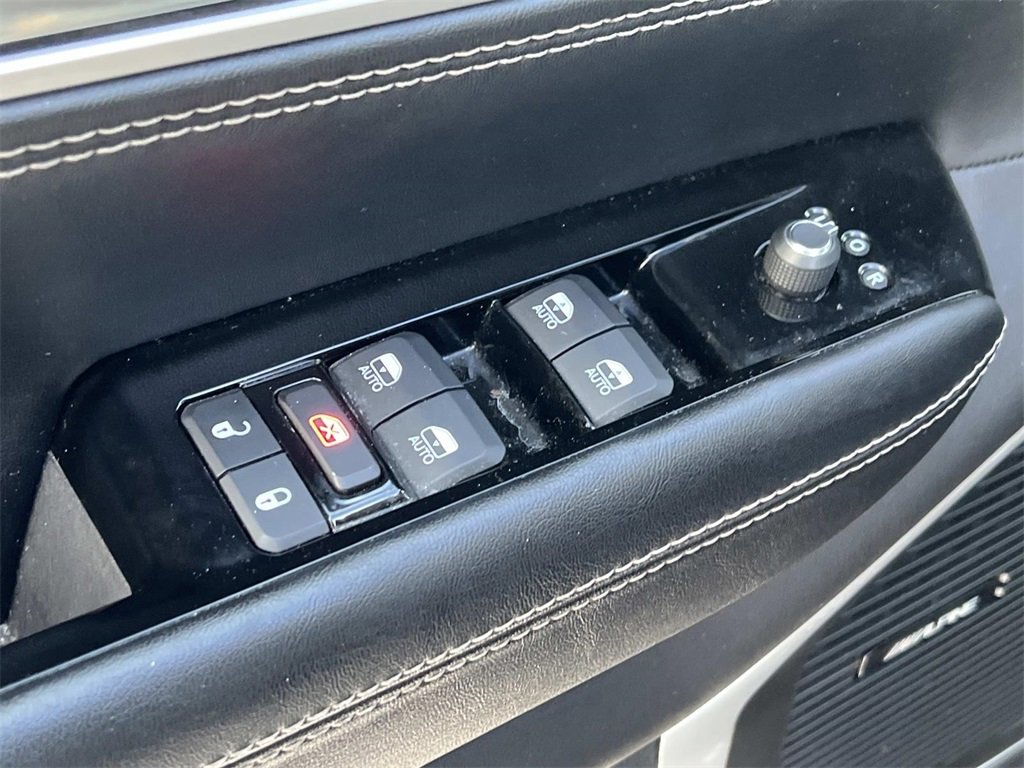 Used 2024 Jeep Wagoneer L Series II w/ Flexible Seating Group image 14