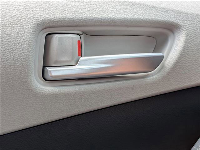 Used 2021 Toyota Corolla LE FWD image 3