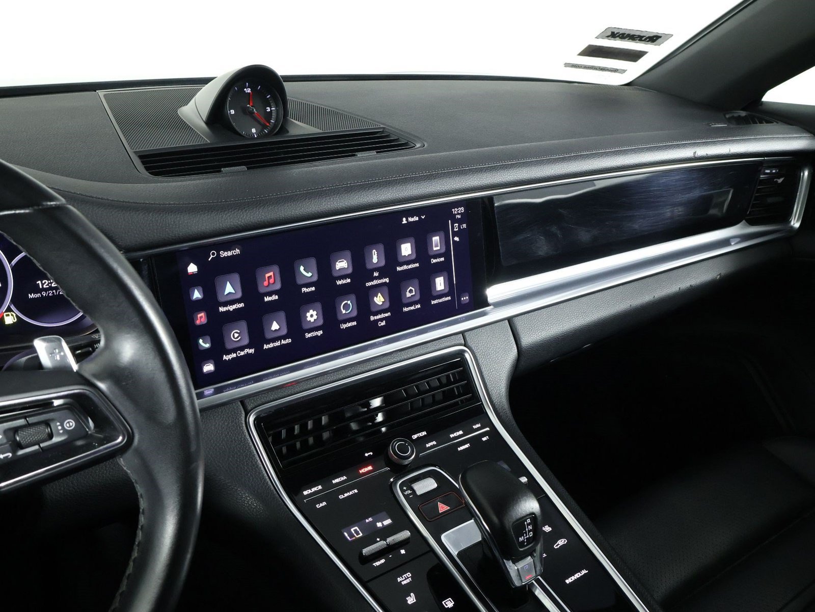 Certified 2023 Porsche Panamera RWD image 13