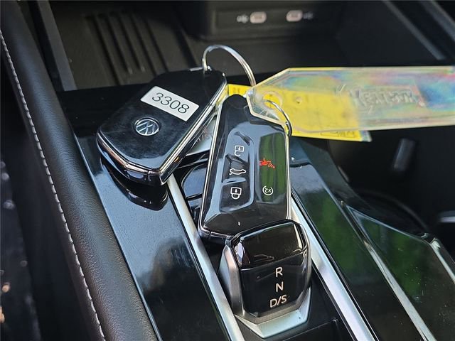 Used 2025 Volkswagen Atlas SE FWD image 30