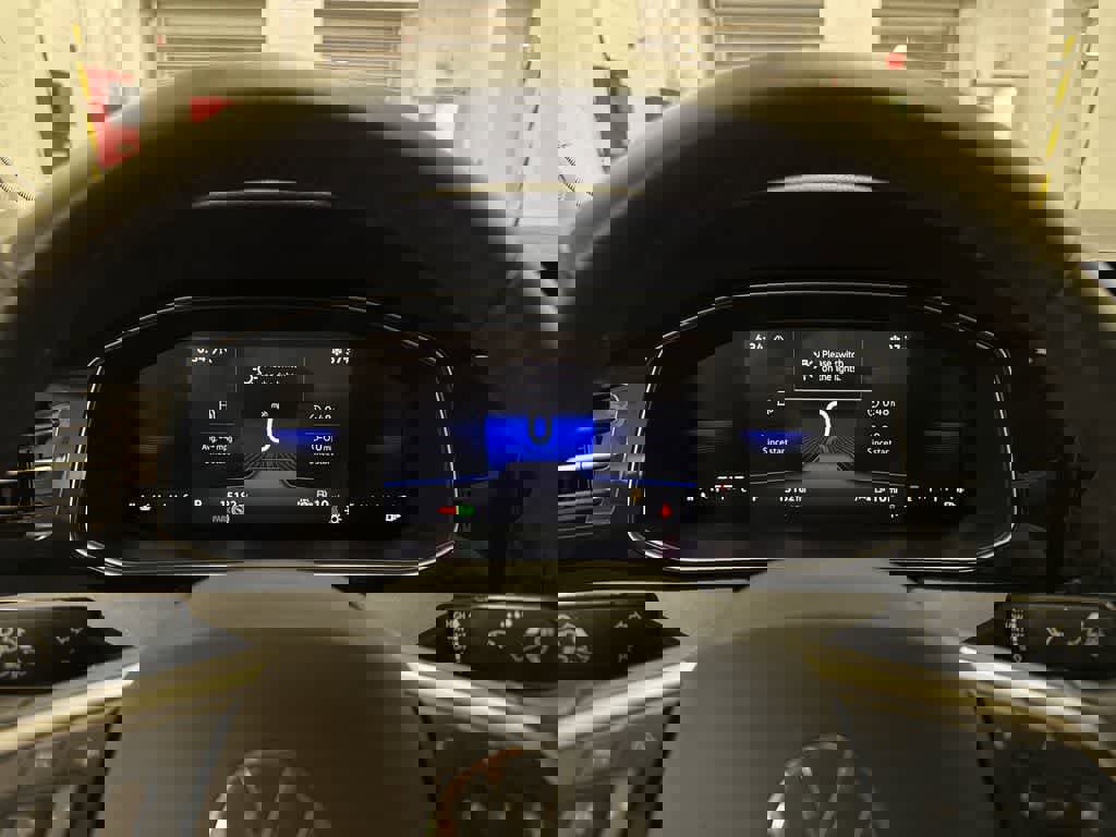 Used 2025 Volkswagen Jetta SE FWD image 32