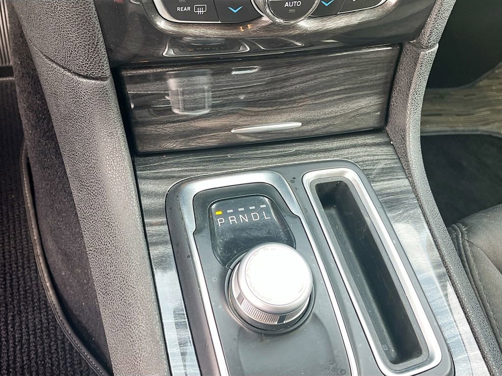 Used 2022 Chrysler 300 Touring w/ Sport Appearance Package image 16