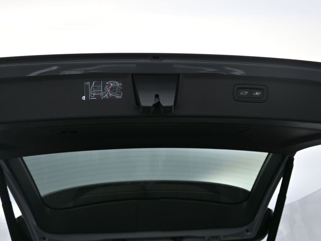 New 2025 Volvo XC90 T8 Plus w/ Protection Package Premier image 36