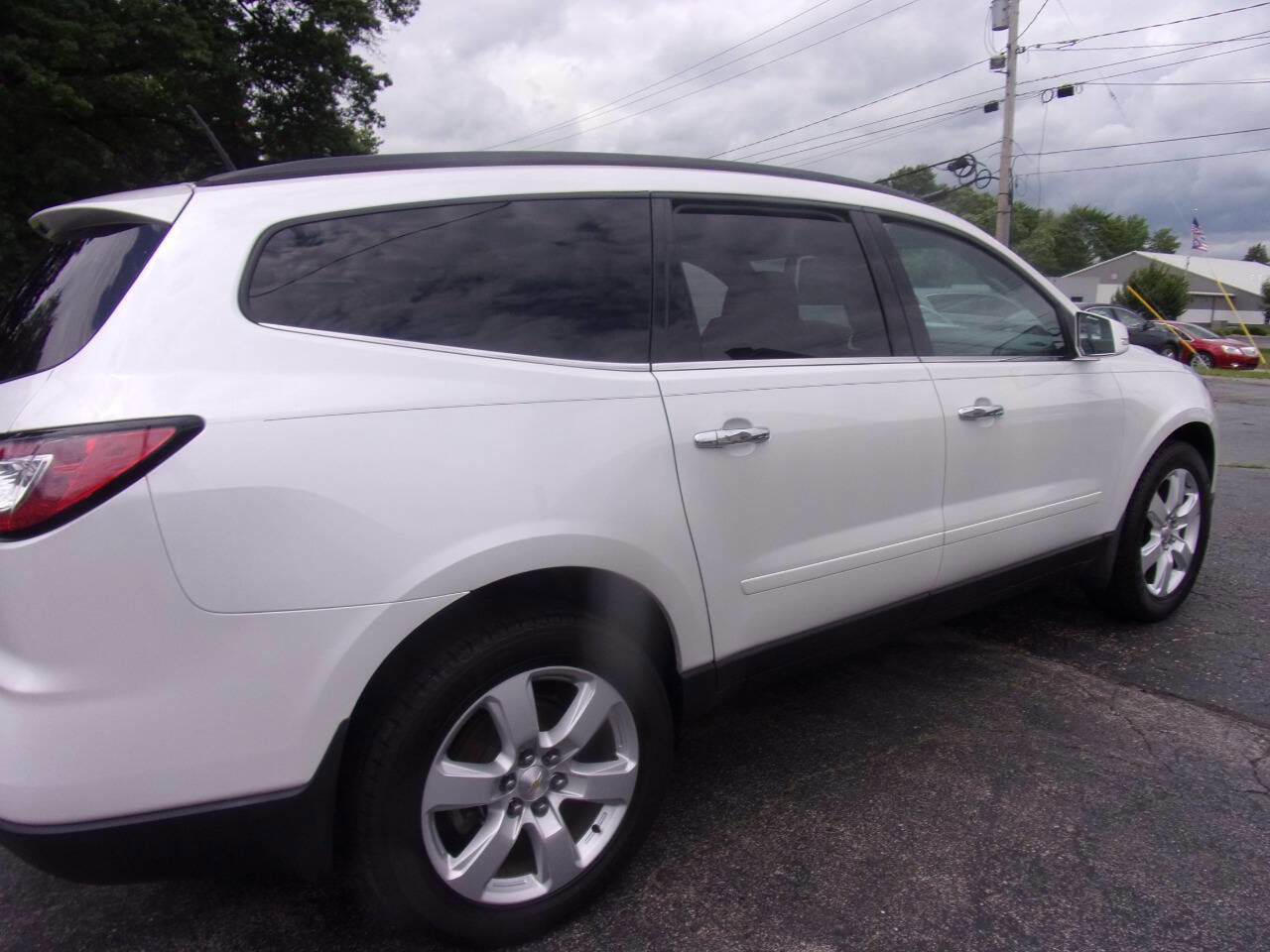 Used 2017 Chevrolet Traverse LT w/ Style and Technology Package image 10