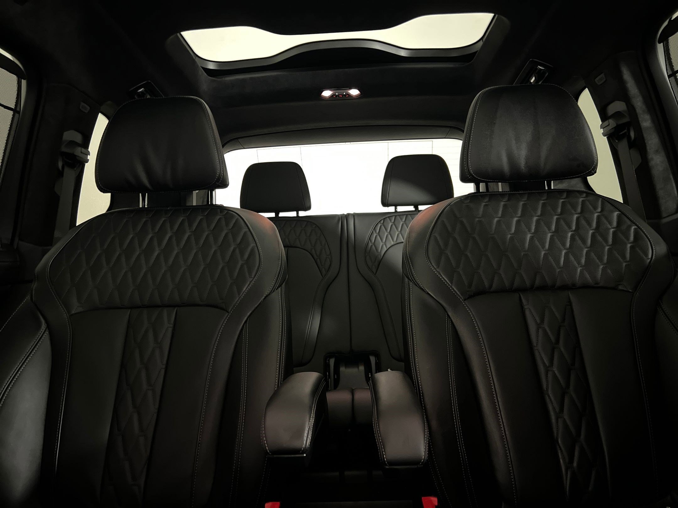 New 2026 BMW X7 M60i image 32