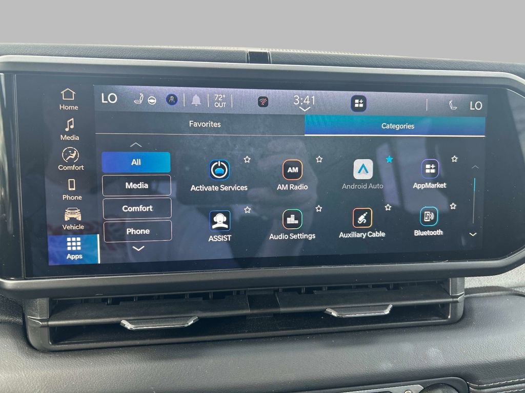 Used 2025 Jeep Wrangler Sahara image 30