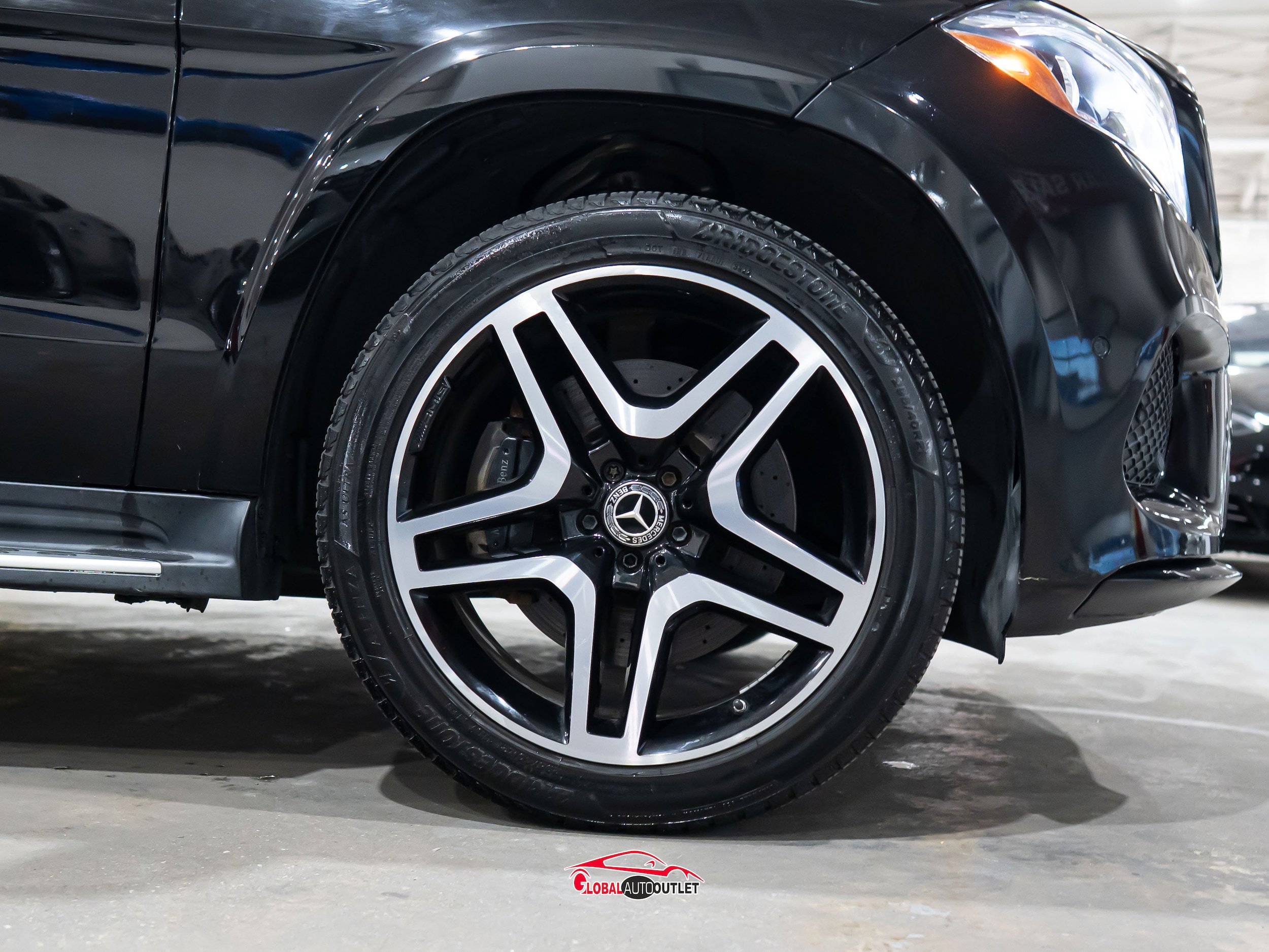 Used 2018 Mercedes-Benz GLS 550 4MATIC w/ Driver Assistance Package image 9