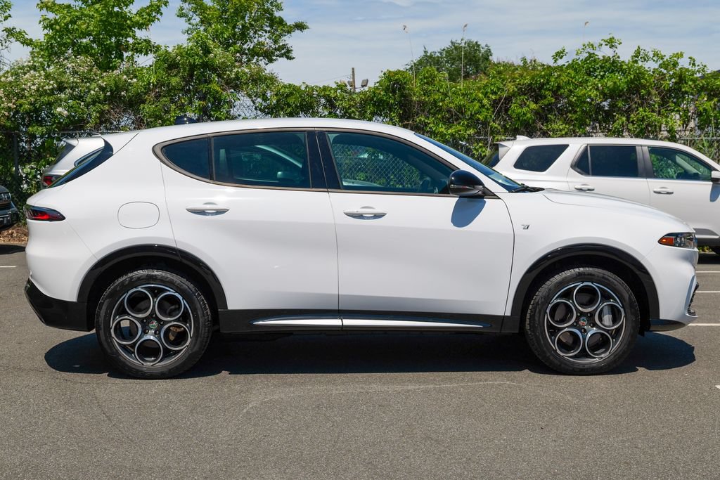 Used 2024 Alfa Romeo Tonale Ti AWD/4WD image 8