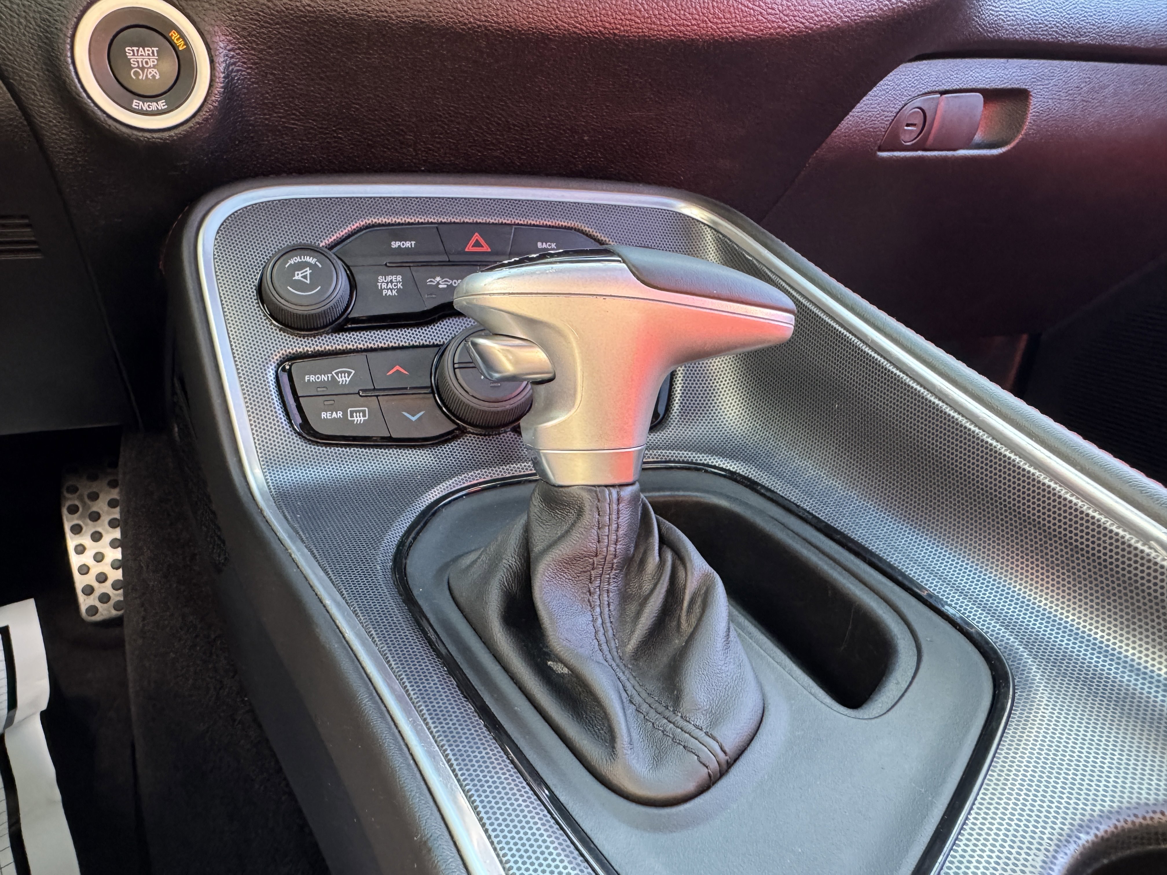 Used 2016 Dodge Challenger R/T Scat Pack w/ Leather Interior Group image 33