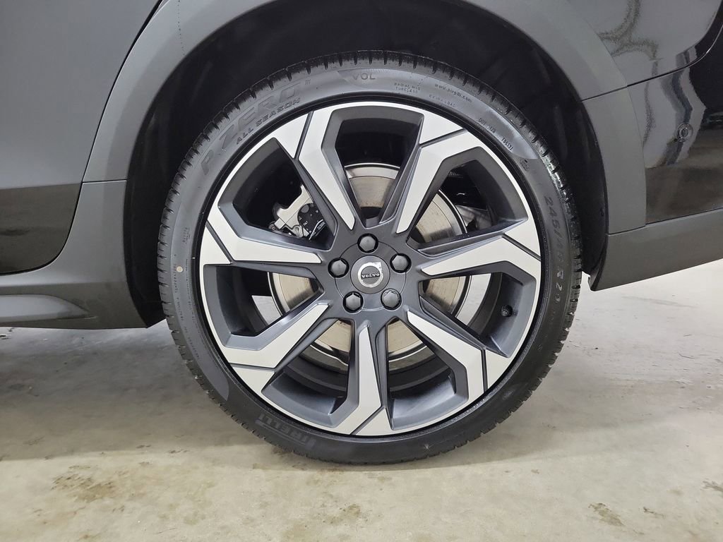 New 2026 Volvo V60 B5 Cross Country Plus w/ Protection Package Premier image 12