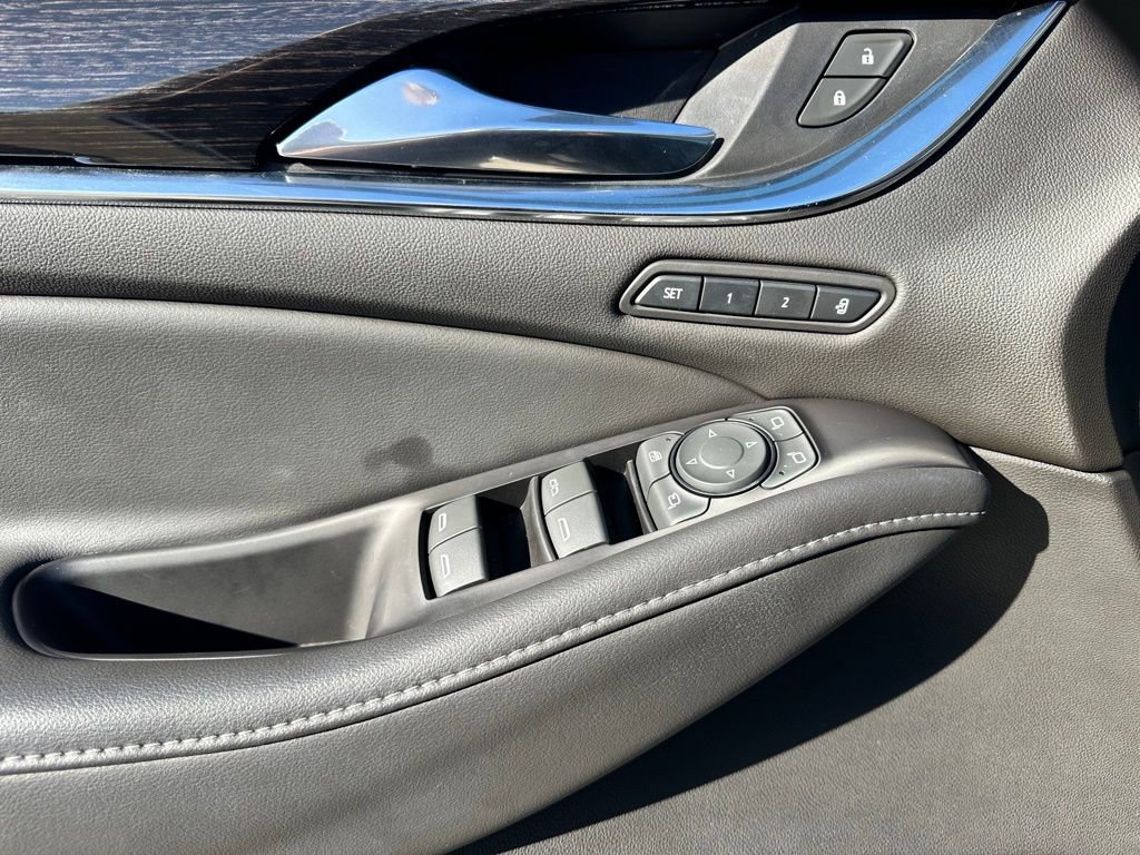 Used 2019 Buick Enclave Avenir w/ Avenir Technology Package image 18