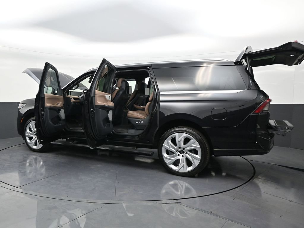 Used 2025 Lincoln Navigator L Black Label image 36