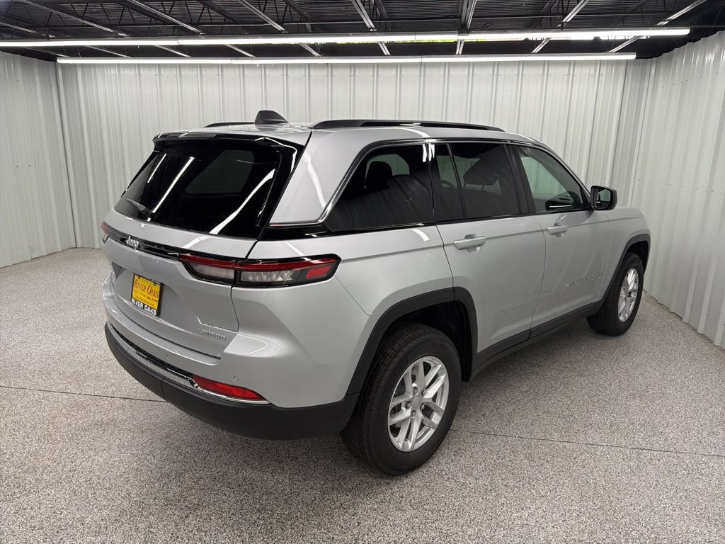 New 2026 Jeep Grand Cherokee Laredo X RWD image 6