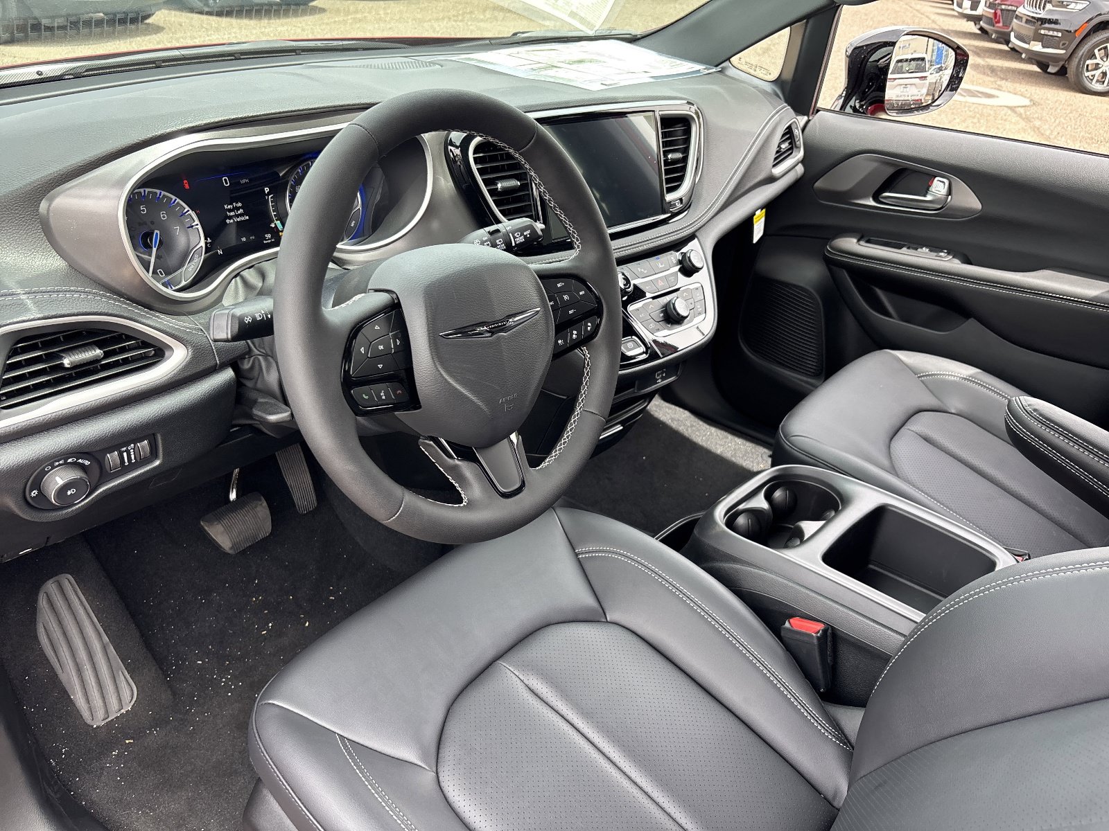 New 2026 Chrysler Pacifica Select w/ S Appearance Package FWD image 15