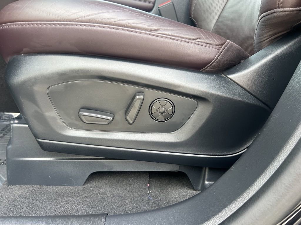 Used 2025 Ford Explorer Platinum w/ LUX Leather Package image 21
