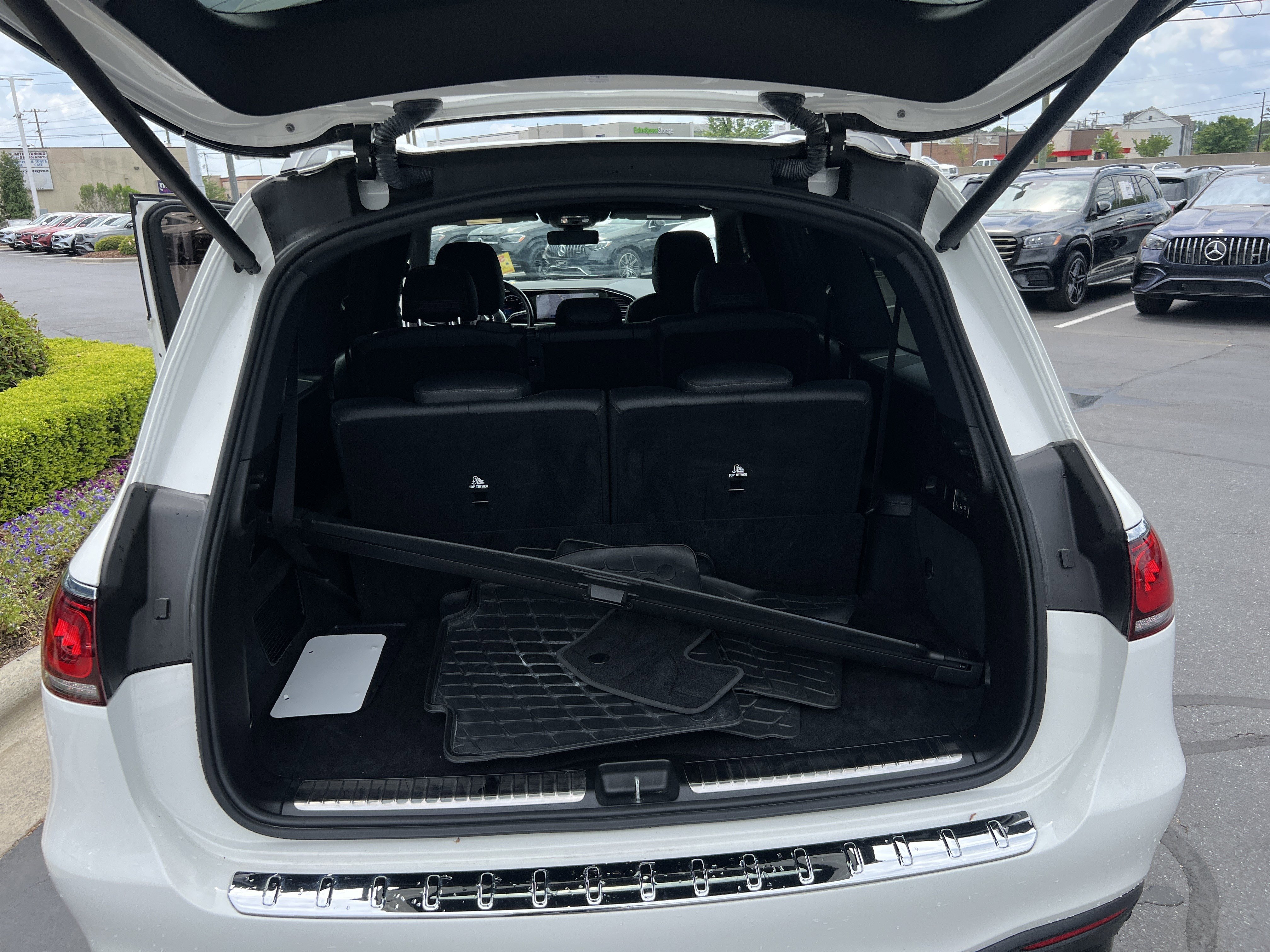 Certified 2023 Mercedes-Benz GLS 450 4MATIC w/ AMG Line Exterior image 33