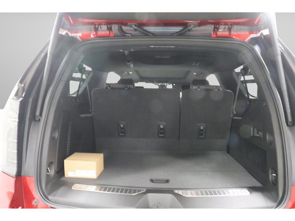 New 2026 Chevrolet Suburban Premier image 28