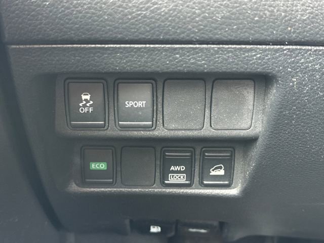 Used 2016 Nissan Rogue S image 29