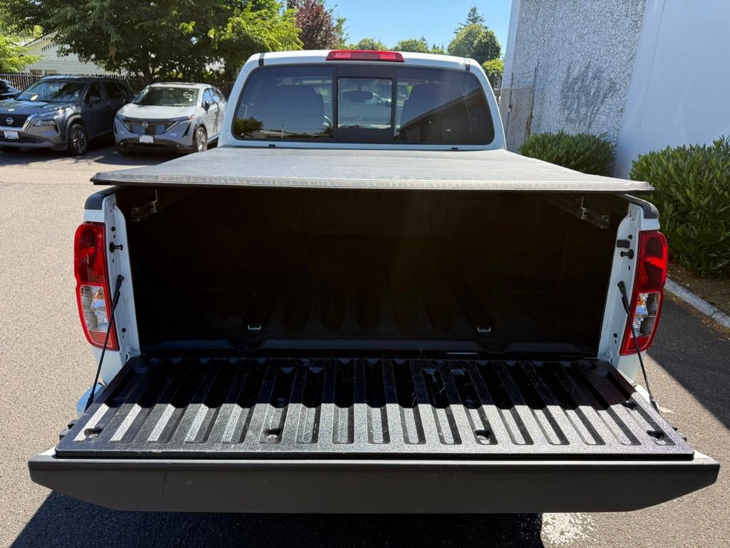 Used 2021 Nissan Frontier SV w/ Midnight Edition Floor Mats AWD/4WD image 11