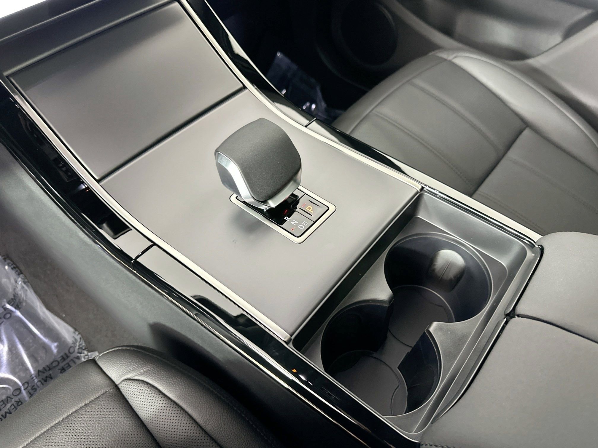 Used 2026 Land Rover Range Rover Evoque S image 13