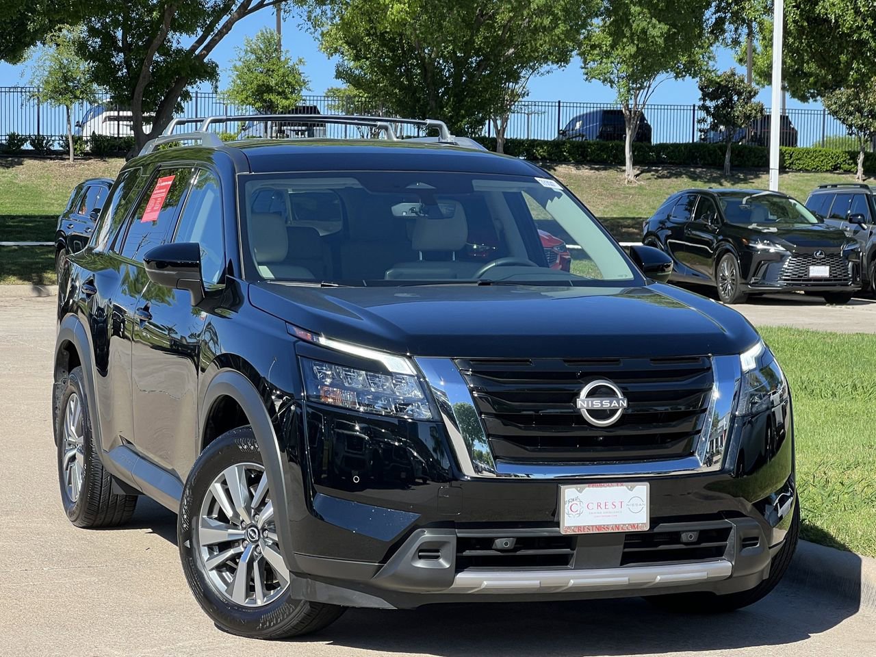 Certified 2025 Nissan Pathfinder SL image 2