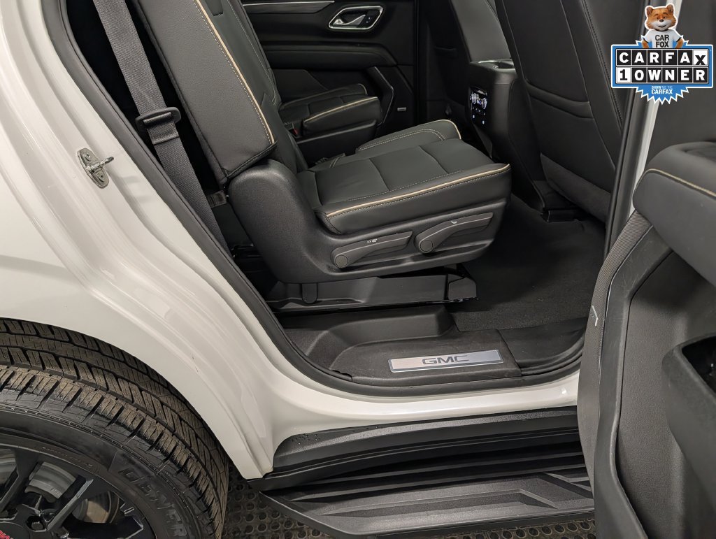 Used 2024 GMC Yukon SLT w/ SLT Premium Package AWD/4WD image 32