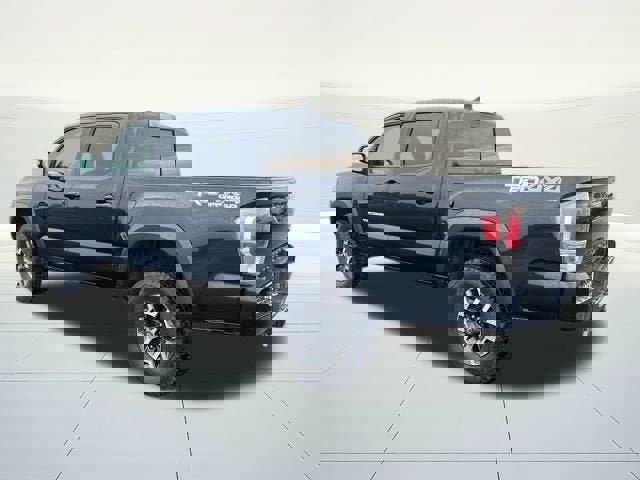 Used 2020 Toyota Tacoma TRD Off-Road w/ Technology Package image 3