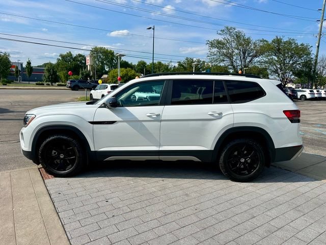 Used 2024 Volkswagen Atlas Peak Edition SEL AWD/4WD image 4