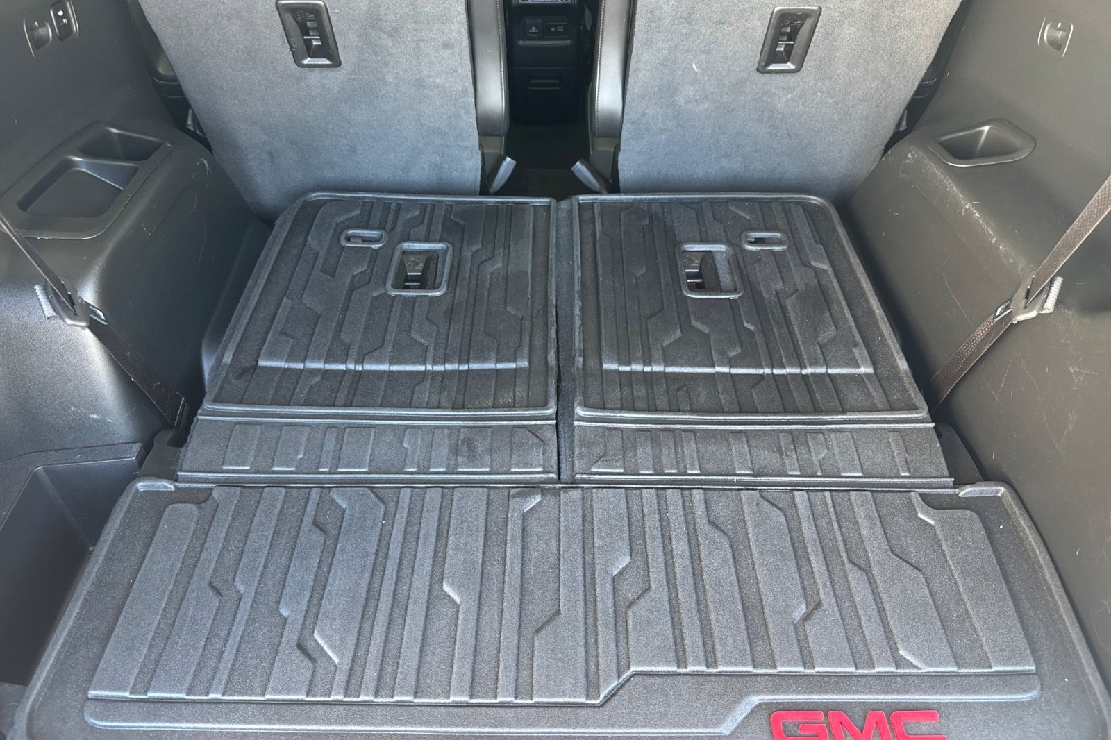 Used 2023 GMC Acadia SLT w/ Technology Package AWD/4WD image 19