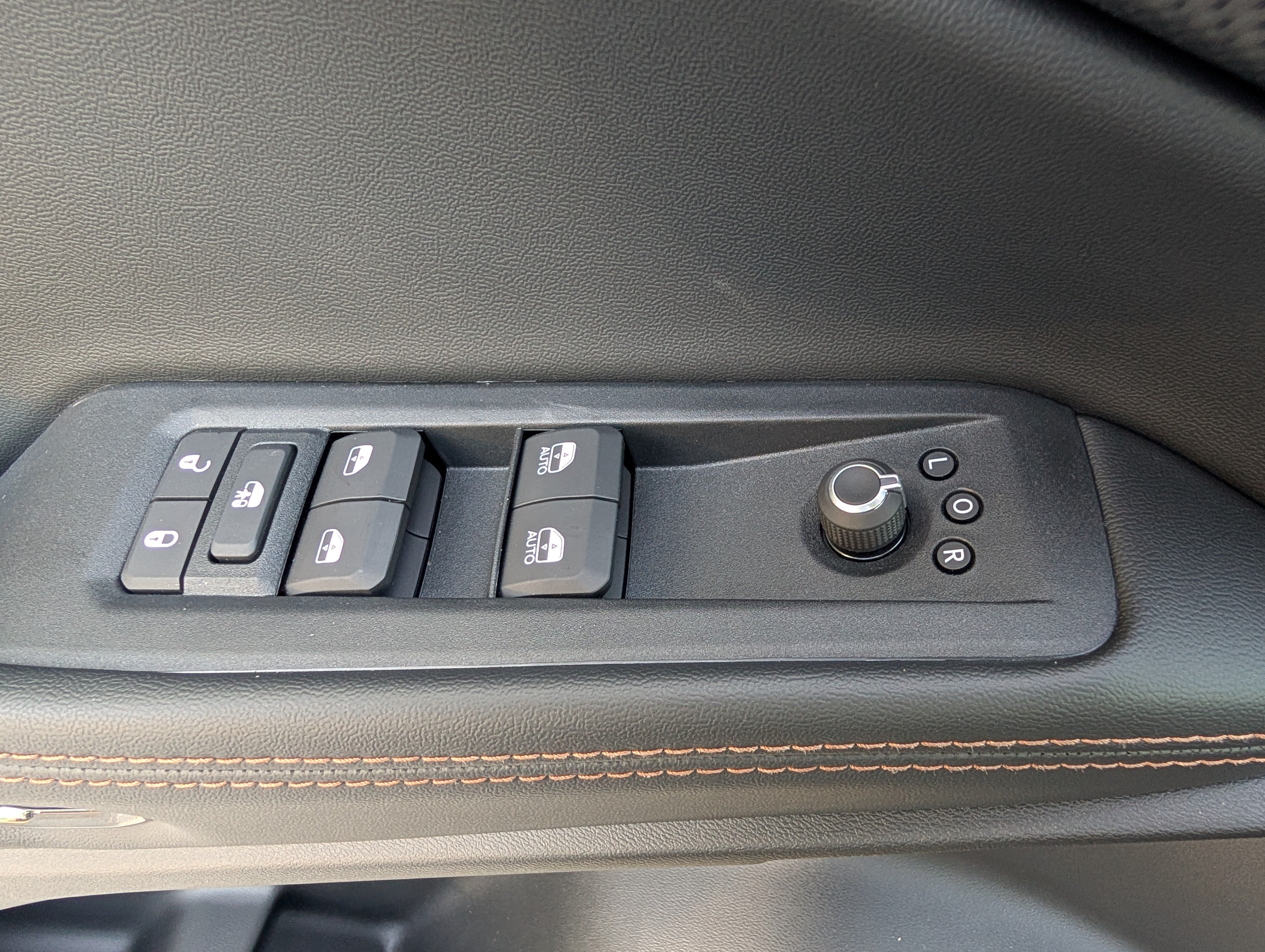 New 2026 Jeep Cherokee Overland w/ Advanced Pro Tech Group AWD/4WD image 20