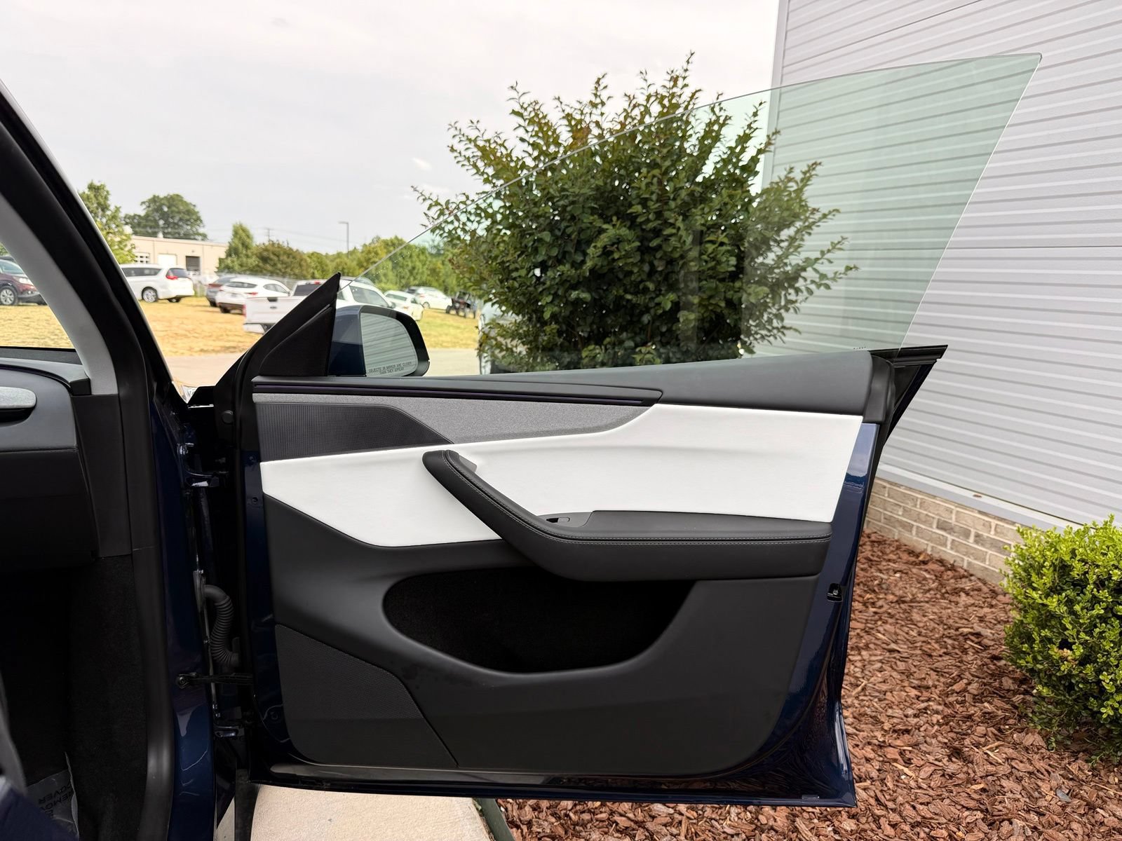 Used 2026 Tesla Model Y 2WD image 29