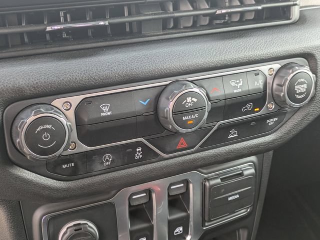 Used 2025 Jeep Wrangler Sport AWD/4WD image 23