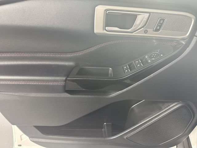 Used 2023 Ford Explorer ST-Line AWD/4WD image 21