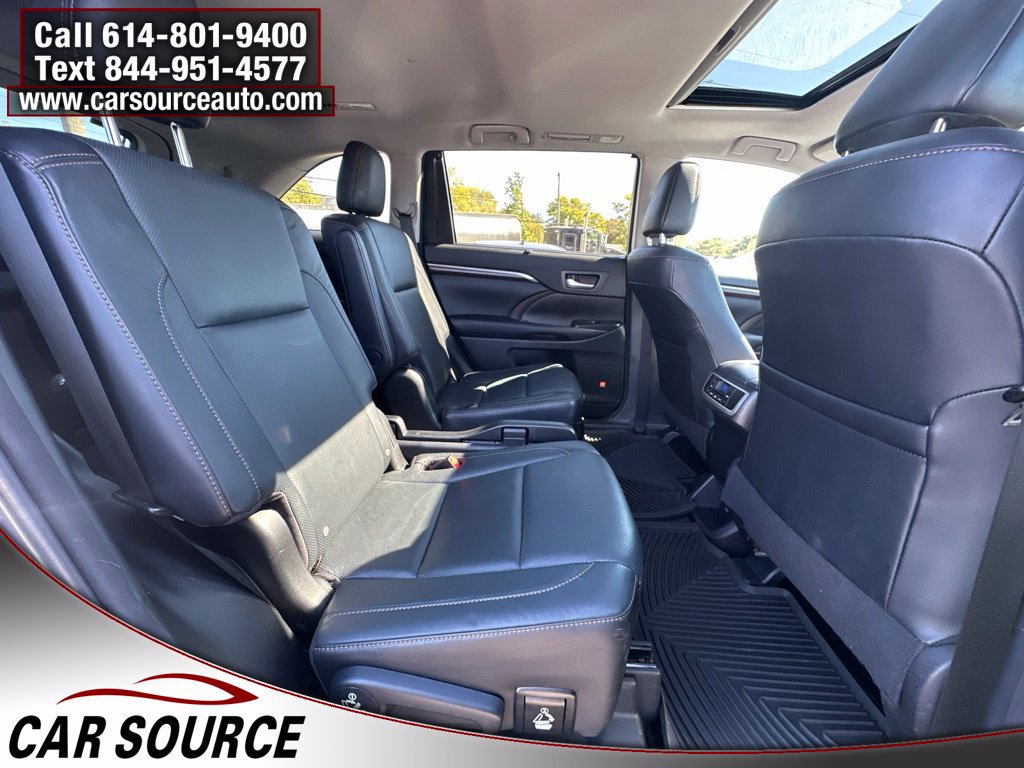 Used 2016 Toyota Highlander Limited AWD/4WD image 31
