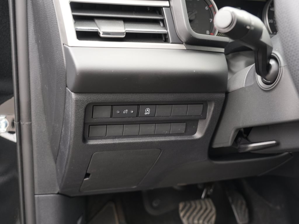 New 2026 Mitsubishi Outlander ES AWD/4WD image 17