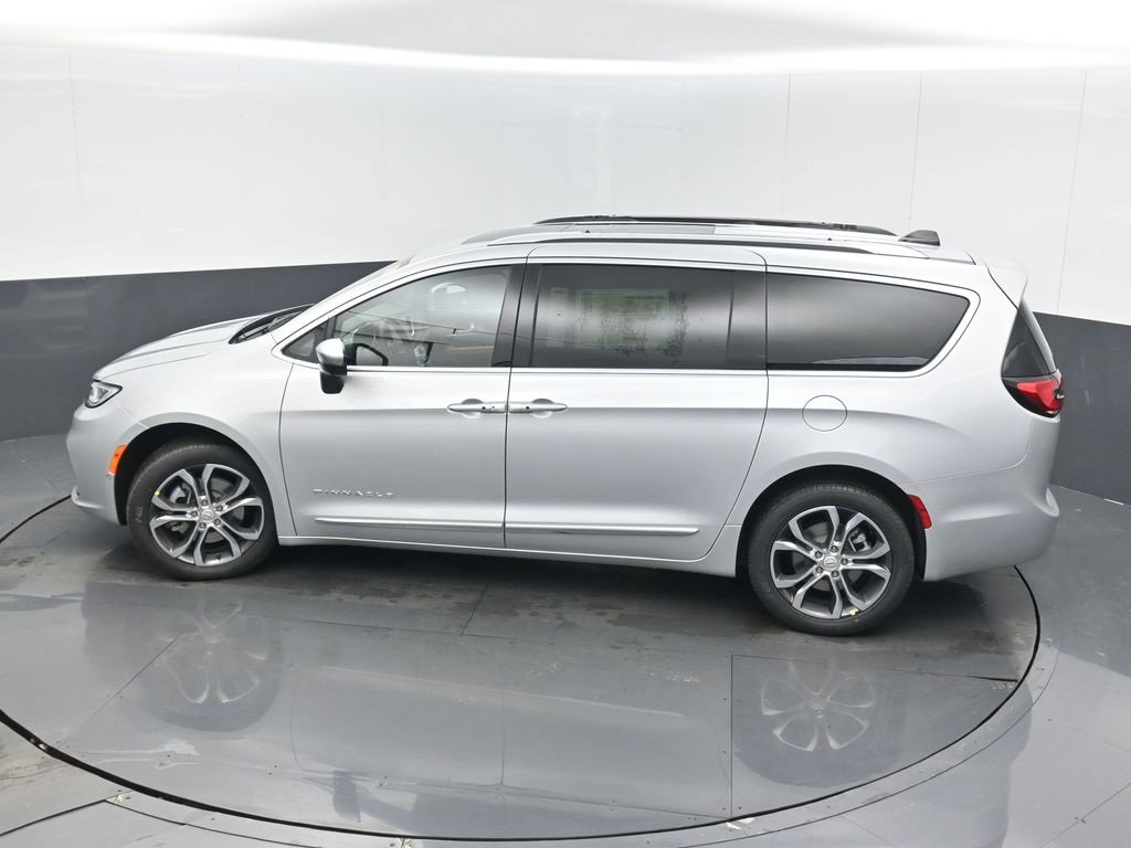 New 2026 Chrysler Pacifica Pinnacle image 43