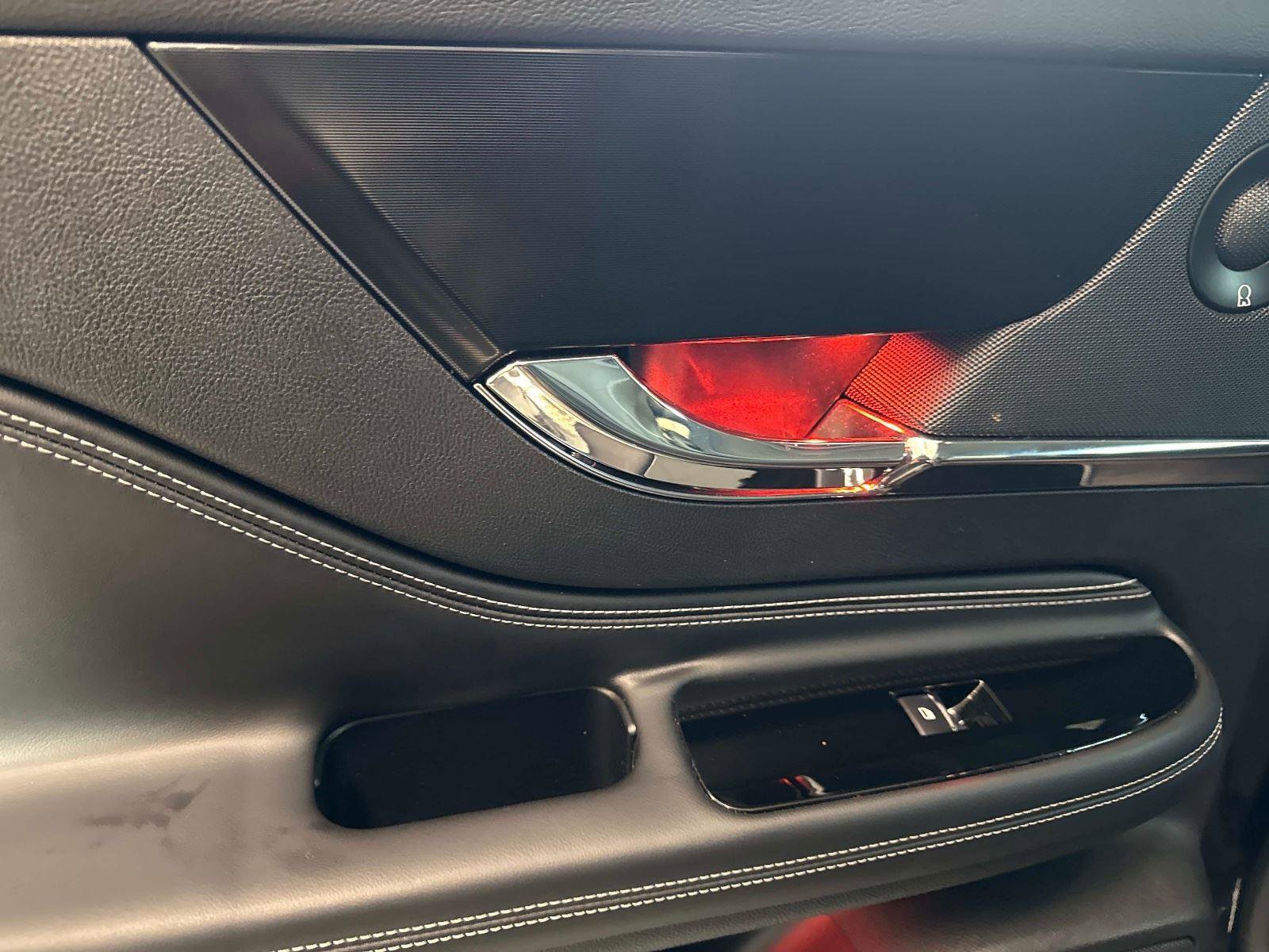 Used 2020 Lincoln Corsair Reserve w/ Equipment Group 201A image 12