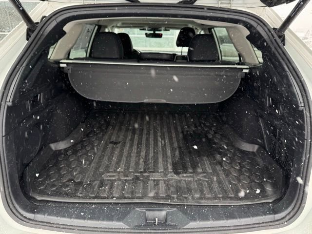 Used 2023 Subaru Outback Limited image 9